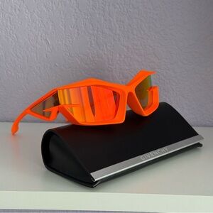New! Givenchy Orange Sunglasses GV40049U 43C, Authentic
